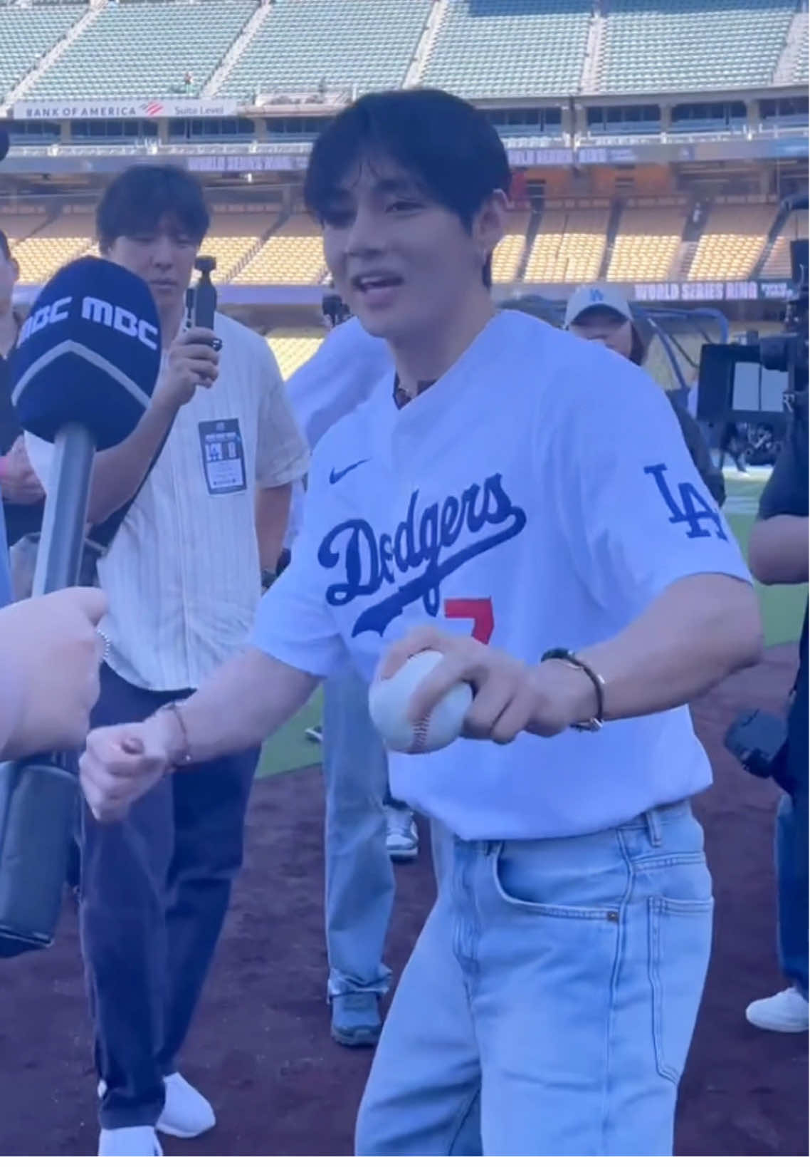 TAEHYUNG TAEHYUNG TAEHYUNG AT DODGERS STADIUM #TaehyungxDodgers #VxDodgers #VCeremonialFirstPitch