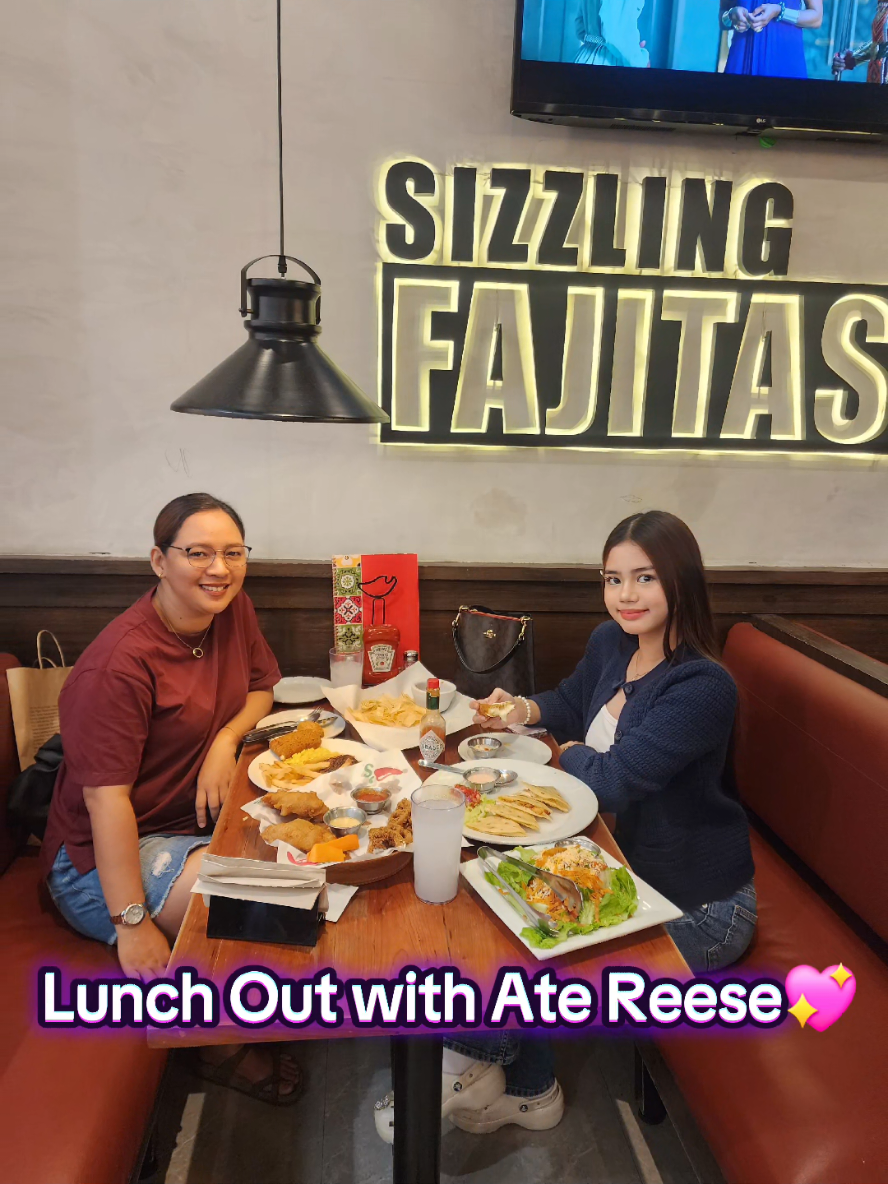 Sweet moments over savory dishes with my disney princess🥰💖 @rcvllrmn   #lunchout #motheranddaughter  #fyp #food #moments 