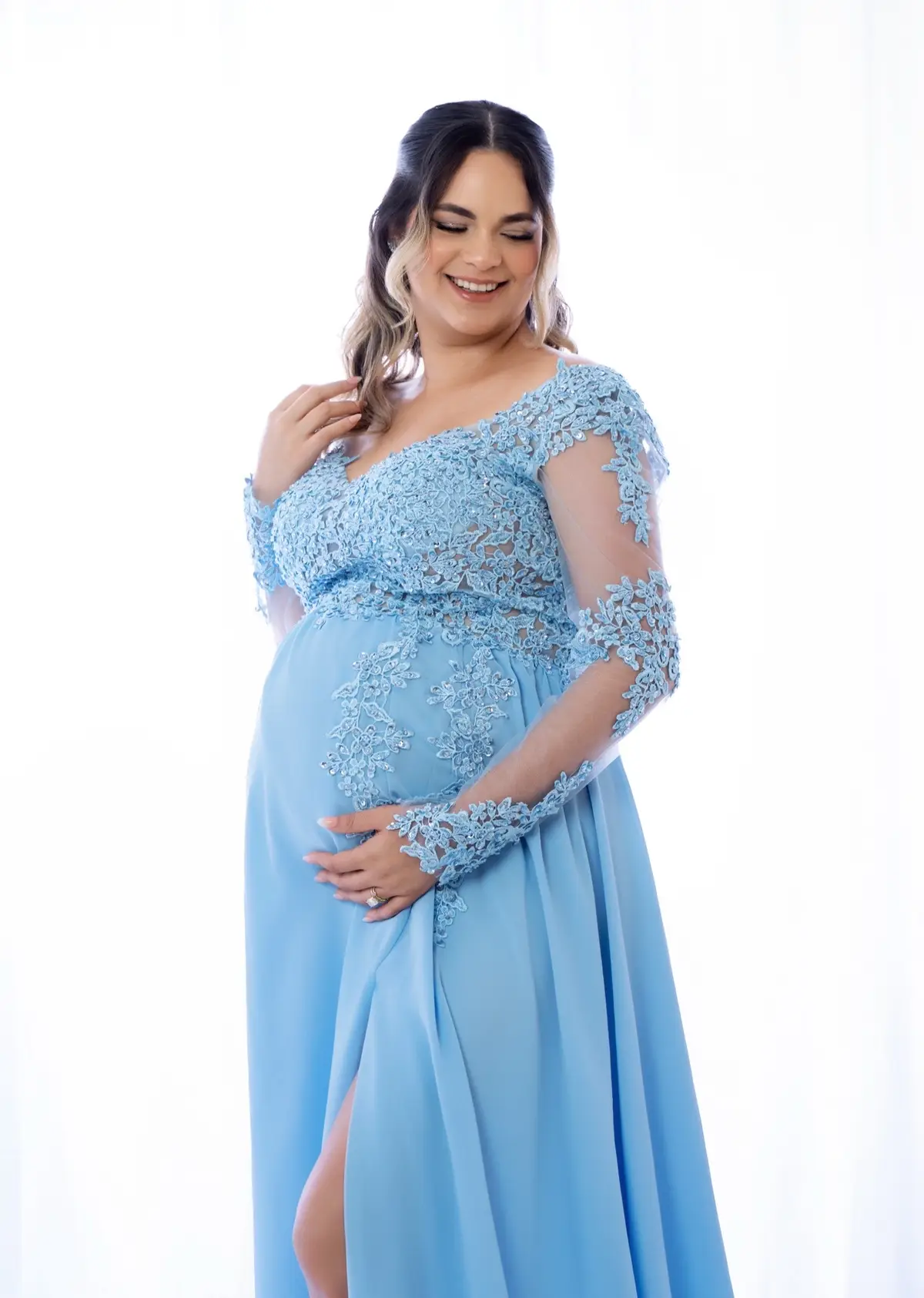 Photography by @Dunis Photography #maternityphotoshoot 