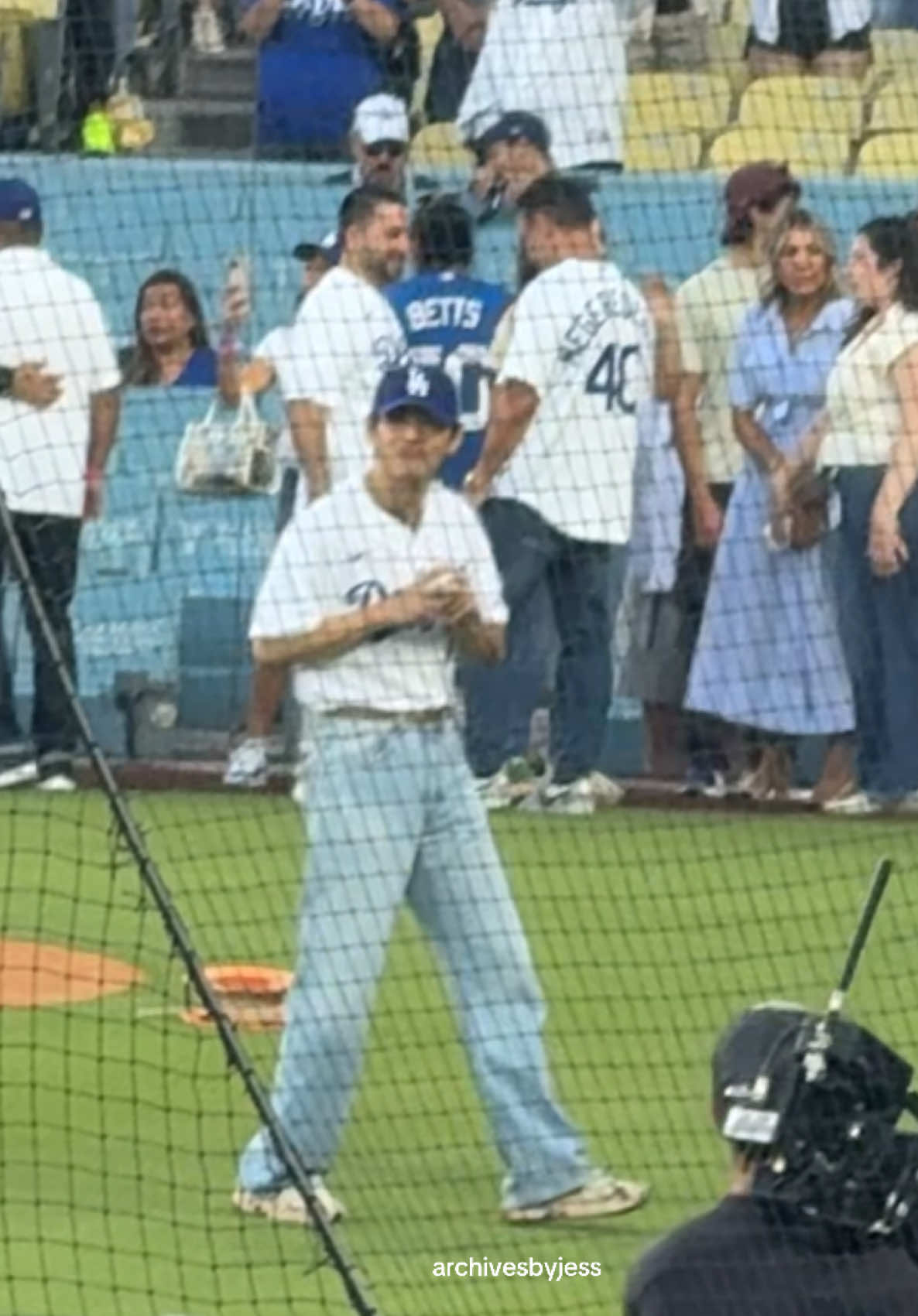 hey taehyung!! #bts #btsv #dodgers #btsarmy #fyp 