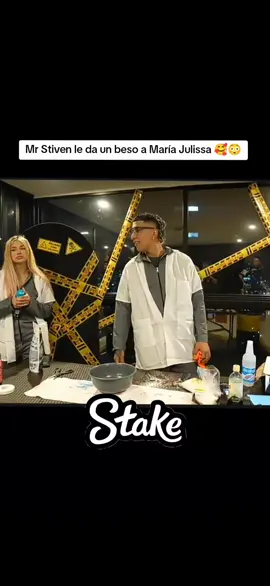 Mr Stiven y María Julissa  Mr Stiven besa a María Julissa  María Julissa besa a Mr Stiven  #amor #beso #mrstiventc #mrstiventc1977 #mariajulissa @MrStivenTc @Maria Julissa @JuanFerLaMata🍀 