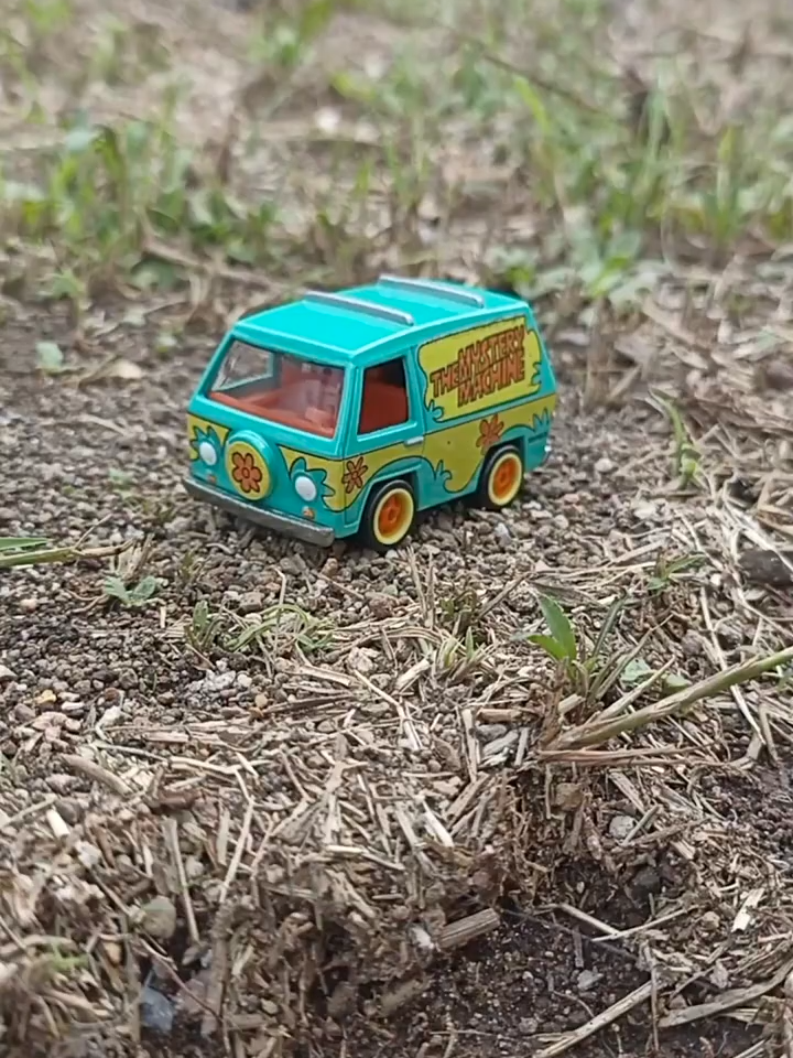 The Mystery Machine Toy Photography #toyphotography #mysterymachine #diecastcollectors #scoobydoo #DiecastToyphoto