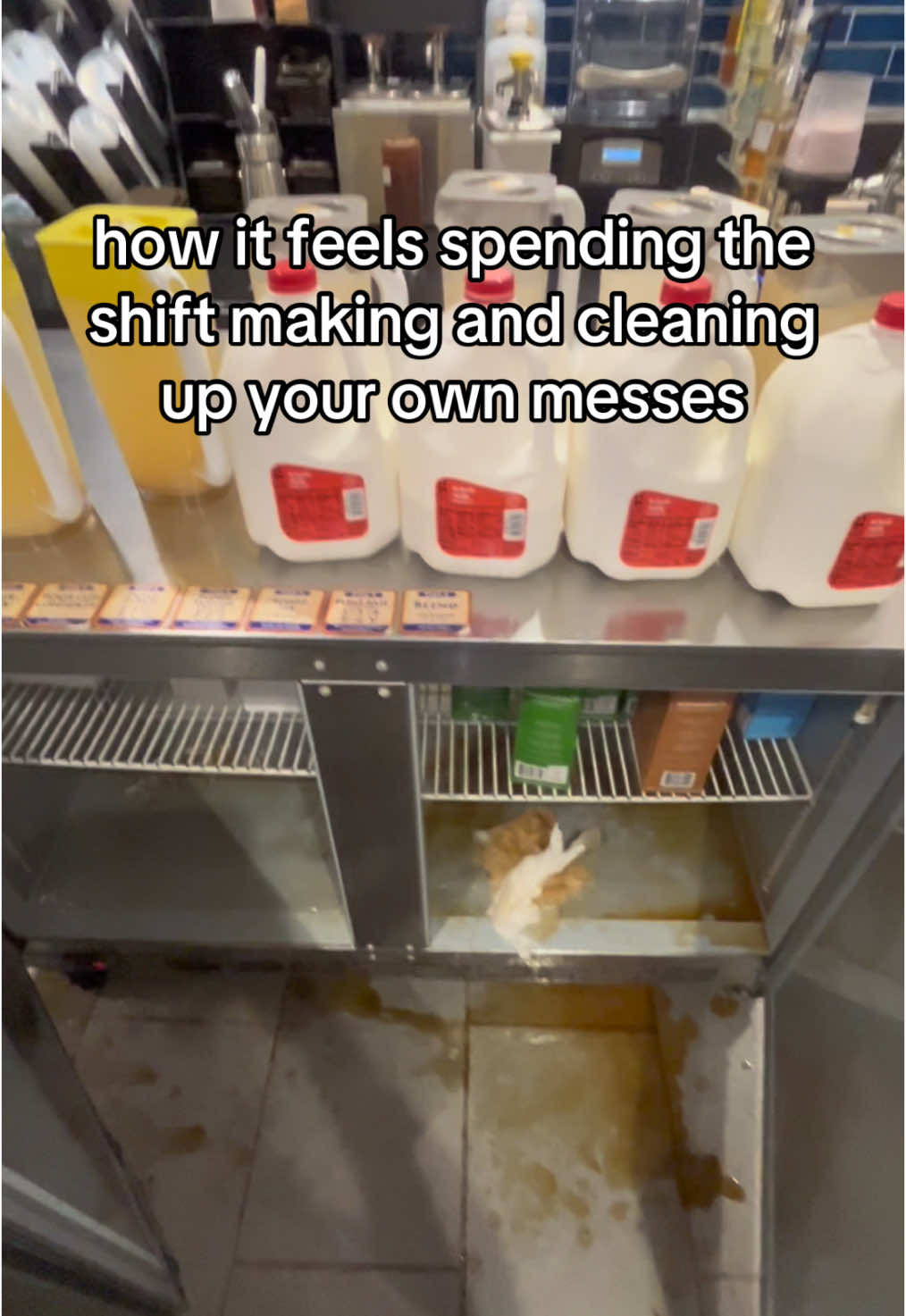 10min before clocking out 😔✊#fyp #fypシ #fypシ゚viral #algorithm #starbucks #starbucksbarista #baristalife #baristatok #baristafun #baristadaily #coworkers #foodservice #retail #baristasoftiktok #shakenespresso #customersorder #icedcoffee #peoplewhotalktothemselvesclub 