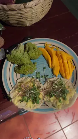 I’m just eating broccoli so I don’t get fined #girldinner