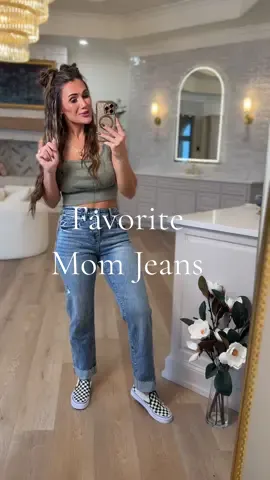 Everyone needs a pair of Favorite “Mom Jeans” #baileymadejeans #baileymadeteesboutique 