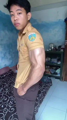 Sisa kemarin#otot #bajupramuka #bicep #tricep 