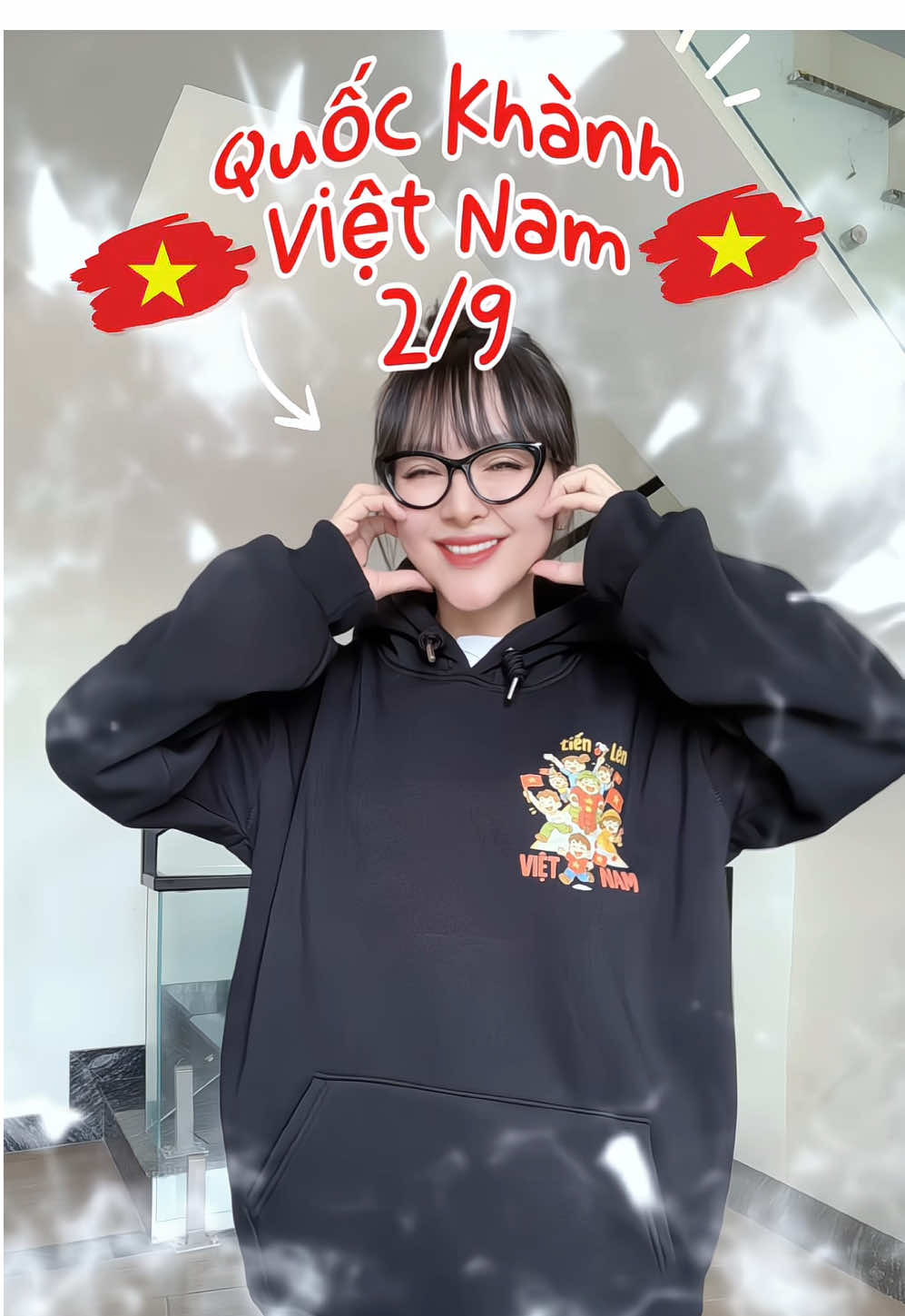 ✨ “Tiến lên Việt Nam” – không chỉ là slogan mà còn là tinh thần đoàn kết, nhiệt huyết tuổi trẻ và niềm tự hào dân tộc. Mặc chiếc hoodie này, là mang theo cả một sức mạnh tập thể, một tinh thần Việt Nam luôn tiến về phía trước 💪🇻🇳#xh #windclothing #hoodienibong #hoodie #2thang9 