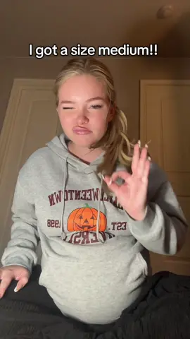 I am ITCHING for fall.. ITS SO CLOSE#Fall#pumpkinseason#fallhoodie#halloween#fallweather 