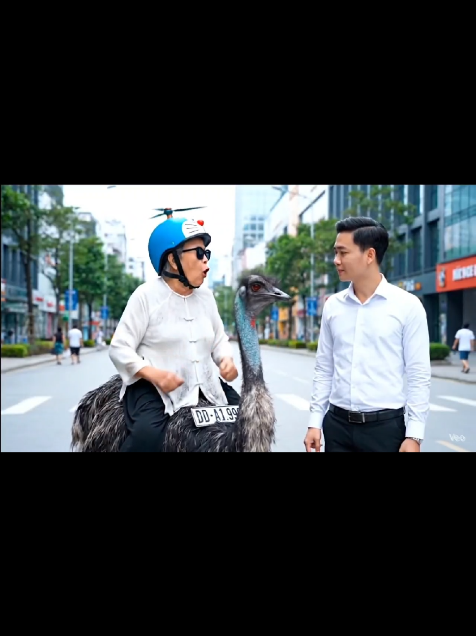 ý thức xem diễu binh quá kém, ra đây nghe cụ dạy bảo nè #hanoi #a80 , #dientapdieubinh  #xaracbuabai #ythuckem 