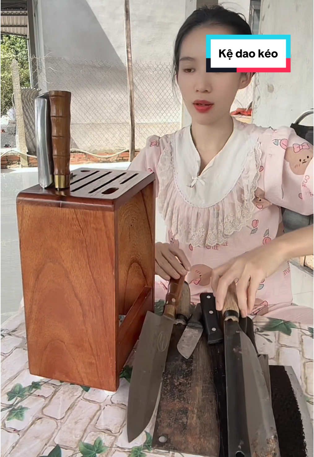 Giải pháp giữ dao kéo gọn gàng, an toàn – giá để dao bếp.#kedungdaokeo #giadedaokeodanang #giadungtienich 