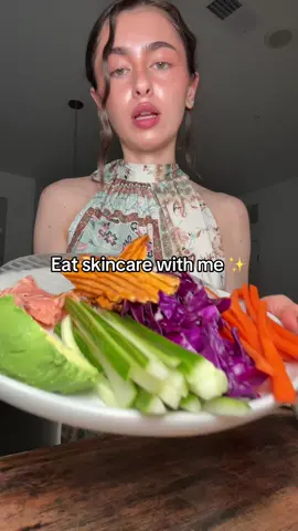Pink & crunchy 😍 #eatwithme #asmr #asmrmukbang 