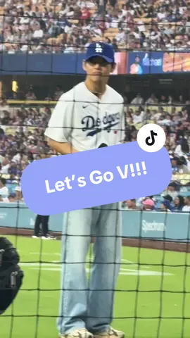 I’m sooo over the moon. My team, Mookie Betts Day and V!!! ⚾️🧢 Let’s go Dodgers!  #btsv #kimtaehyung #dodgers #losangelesdodgers #kpoptiktok 