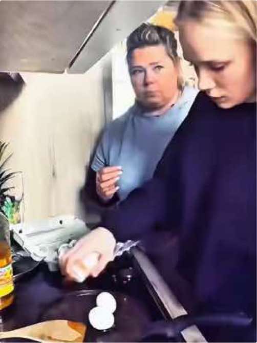 Mom teaches her daughter how to cook 👩‍🍳😂#funnyprank #scareprank #scary #pranks #funnyvideos #usa 