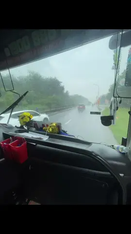 Vượt nắng thắng mưa ai bảo làm nghề phụ xe là sướng 🚌🚌🤣#nhaxehunghuong #dammexekhach @Nam Đen 💨 @Toan Thai235 @Nguyễn Cảnh ĐônG💨 