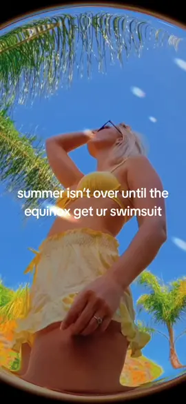 #onthisday all I need is the waves and a Jay ✨️✨️✨️ #bikiniseason #summerlook #tallgirlstyle #tallgirl 