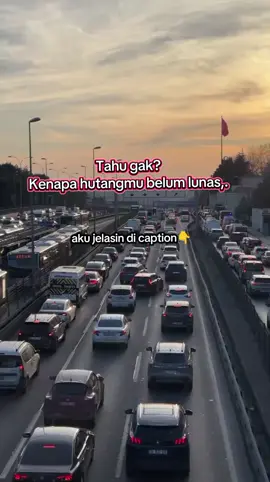 Tau gak kenapa Allah belum izinkan utangmu lunas? Bisa jadi bukan karena kurang kerja keras, tapi karena: 1. Allah mau kamu lebih dekat sama-Nya lewat doa. 2. Ada hak orang lain yang belum kamu tunaikan. 3. Allah sedang membersihkan hartamu dari yang haram. 4. Allah mau uji sabar & ikhtiar kamu. 5. Allah simpan kejutan rezeki yang lebih besar. Jadi jangan putus asa. Terus doa, ikhtiar, dan perbaiki hubungan sama Allah. 🌙✨ 💬 Coba tulis di kolom komentar: doa apa yang paling sering kamu panjatkan saat kepepet karena utang? Follow @ummu_hanni untuk dapat tips, motivasi & ikhtiar rezeki halal setiap hari. 📌 Link belajar ada di bio.