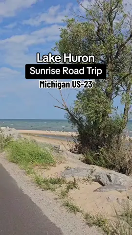 😎 Lake Huron Road Trip: Best Stops on Michigan’s US-23 Sunrise Coast We have ALL the stops you need from East Tawas to Rogers City & even places to stay.  🏖️ beaches 🛳️ harbors 🌲 nature 💡 light houses  🌊 crystal-clear water  ⚓ history  🥰 small towns