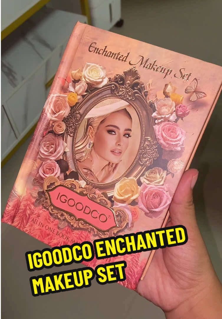 IGOODCO Enchated Makeup Set🌸  #igoodco #igoodcopalette #bookpallete #enchantedmakeup #makeupbook 