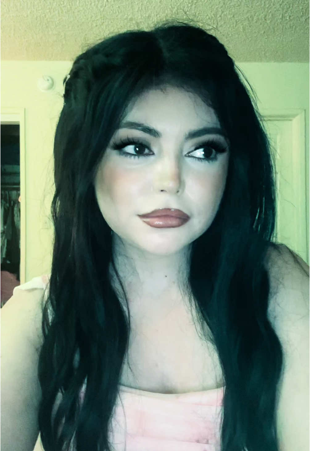who wants to dedicate me this song 🗣️🤍❕   — #fypシ゚viral🖤tiktok #makeupoftheday 