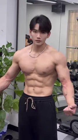 หล่ิอมาก #ผู้ชายจีนคือของหวาน #chinesehotmans #ผู้ชายมีกล้ามคือของหวาน #muscleman #ผู้จีนงานดีย์🇨🇳🇨🇳 