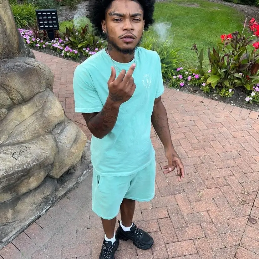 Real 🥷🏾 ex 🍃 dealer now a public figure 🔥💧 #fyp #theeyloveaj #aj #repost 