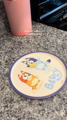 her fave is tuna sandwiches and that’s what we had for dinner 🥪  #dinnerwithme #platedinnerwithme #momlife #MomsofTikTok #moms 