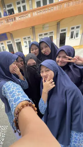 #mygirls @R A H R A  