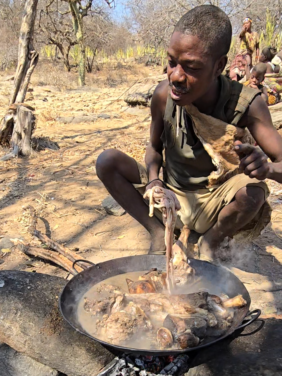 hadzabe tribe meal #chaaba #dudukwe #hadzabetribe #wildlife #foryou 