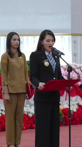 📌 Pesan untuk 48 pejabat yang baru dilantik: “Jabatan bukan hadiah, tapi amanah. Bekerjalah dengan hasil nyata, disiplin, proaktif, dan hati yang melayani. Jangan pernah coba main-main dengan integritas. Ingat, ukuran keberhasilan bukan kursi yang diduduki, tapi seberapa besar rakyat merasakan dampaknya.” #gubsherly #malukuutara #sherlylaos 