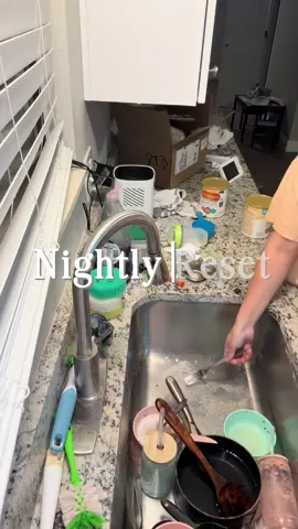 Just your average mom☺️ #MomsofTikTok #sahm #nightlyroutine #momlife #momtok 