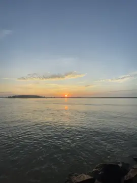 thật lòng anh tiếc nuối khi anh bên em chẳng được bấy lâu.. #xuhuongtiktok #chill #fypシ゚ #buon #sunset 