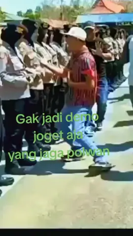 Lihat Demo Bubarkan DPR 25 Agustus 2025. #tiktokers #videoviral #fypシ゚ #lucu_ngakak  #bubarkandpr 