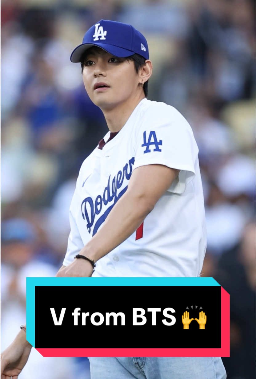 Light it up like dynamite 💥  #BTS #BTSArmy #방탄소년단 #Taehyung