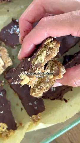 If you love snickers you’ll LOVE these!🍫  #healthydessert #chocolaterecipe  recipe in bio + app💕