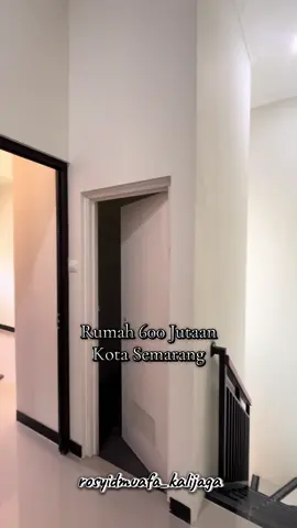✨ ARETHA SKY VIEW ✨ Make Your Dream Home Come True 🏡 Lingkungan berkualitas untuk tumbuh kembang keluarga maksimal kini hadir di Semarang Atas 🌿 Rumah dengan konsep Japandi pertama di kawasan elit, harga mulai 600 Jutaan! 💎 Keunggulan: ✅ One Gate System ✅ Akses jalan lebar ✅ Keamanan 24 jam ✅ 3 Kamar Tidur & 2 Kamar Mandi ✅ Carport luas 🔥 PROMO SPESIAL: 💥 Free All Biaya 💥 Bonus Tandon atas & bawah 500L 💥 Bonus Taman Cantik 🏠 Pilihan Tipe Unit: ✨ Tipe 60/70 = 625 jt ✨ Tipe 60/64 = 585 jt ✨ Tipe 60/76 = 665 jt ✨ Tipe 60/77 = 675 jt 📍 Lokasi: Jl. Serimpi Raya, Pudakpayung, Banyumanik – Semarang Atas 📲 Hubungi sekarang: 0812 2982 1866 Jangan tunggu kehabisan, unit terbatas! 🚀 #ArethaSkyView #RumahJapandi #HunianEksklusif #SemarangAtas #Banyumanik #ClusterSemarang #RumahImpian #PropertySemarang #investasiproperti 