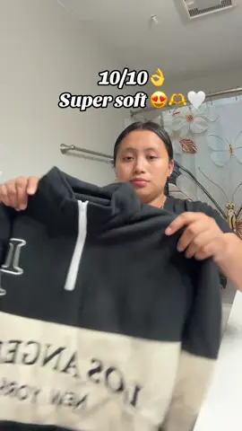 Súper bonito🤍🖤 #thickenedhoodie #tickenedsweater #supercutesueter #thickenedhoodies 