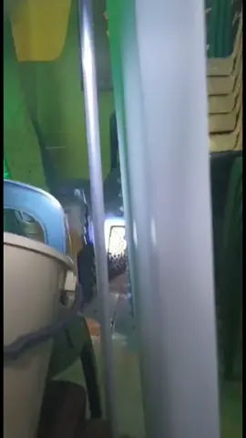 Heboh! Macan tutul masuk ke kantor Kepala Desa Kutamandarakan Kecamatan Maleber Kabupaten Kuningan, Selasa (26/8). #macantutul #kuninganjawabarat 