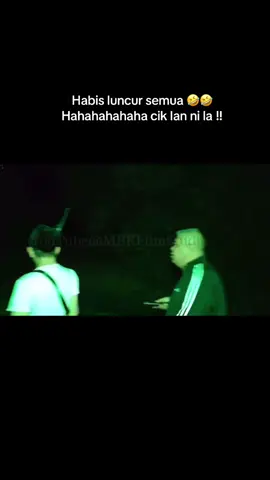 Dengan berkemban nya 🤣 #parataknormal #paranormal #azleesenario #ciklan #roslanshah #mbkstudio #mbkfilmstudio 