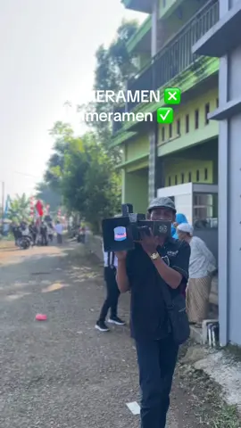 Dibalik video estetik terdapat kameramen yang josjis😂.  #karnaval #agustus #manggungmangu #agustuscore 