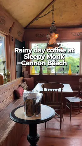 A cozy rainy morning at Sleepy Monk Coffee Roasters in Cannon Beach ☕️ #cannonbeach #cannonbeachoregon #oregoncoast #coffeeshop #oregonfoodie 