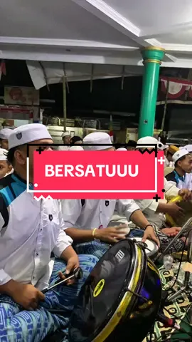 ini bukan ajang buat adu skil kalian tapi👇🏻 - - - AJANG BUAT MEMPERKUAT SILATUHRAHMI🫶🏻🤝🏻 - - makasi kawan”yang udah dateng sampai ketemu di tahun depan🥰 - #alishlahkarawang #hadroh #santri #foryourpage #sholawat 