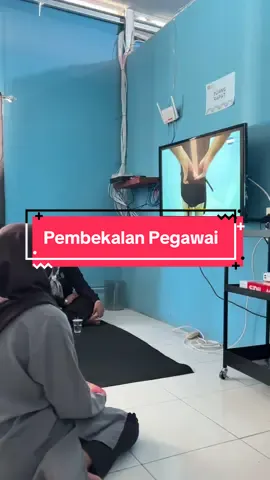 Assalamualaikum wargi Leles👋🏻 Hari ini dilaksanakan pembekalan untuk para relawan Dapur SPPG Desa Cangkuang 3. Momen ini menjadi langkah awal agar setiap pegawai memahami visi, misi, serta tanggung jawab bersama dalam memberikan pelayanan terbaik bagi masyarakat🙌🏻 Semoga Allah selalu memberi kelancaran dalam setiap langkah🙏✨ Adik-adik tunggu kami ya 🫰🏻🫰🏻 #sppg #badangizinasional #gerindra #makanbergizigratis #garut 