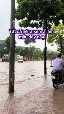Tàu ngầm nào đây???