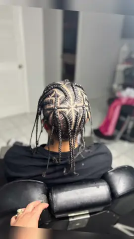 #braidstutorial #braidstyles #hairstylistsoftiktok #hair #braids 