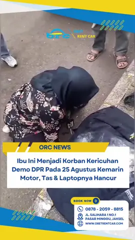 Kericuhan demo di depan Gedung DPR, Senayan, Jakarta, Senin (25/8), menelan korban di luar massa aksi. Seorang ibu pekerja Bank Mandiri mengalami nasib nahas. Motornya diduga hancur, tas dan laptop rusak, sementara punggungnya terasa panas akibat terkena gas air mata yang ditembakkan aparat. Peristiwa ini menunjukkan bahwa dampak kerusuhan dapat menimpa siapa saja, bahkan mereka yang tidak terlibat langsung dalam aksi. #DemoDPR #RicuhSenayan #GasAirMata #BeritaHariIni #JakartaUpdate