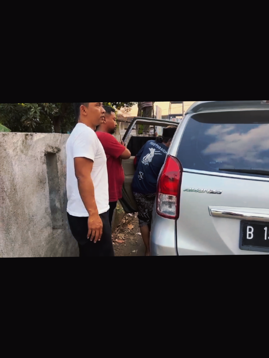 team reskrim polres mgawi berhasil mengamankan pelaku c4bul yang bersembunyi di salah satu pondok pesantren dinganajuk,pelaku bermodus menemani jalan2 korban dan dibawa ke rumah kos,pelaku kini  dibawa ke polres ngawi untuk ditindak lanjut lebih dalam#badutkota #polda #reskrim #polresngawi #satreskrimpolresngawi 