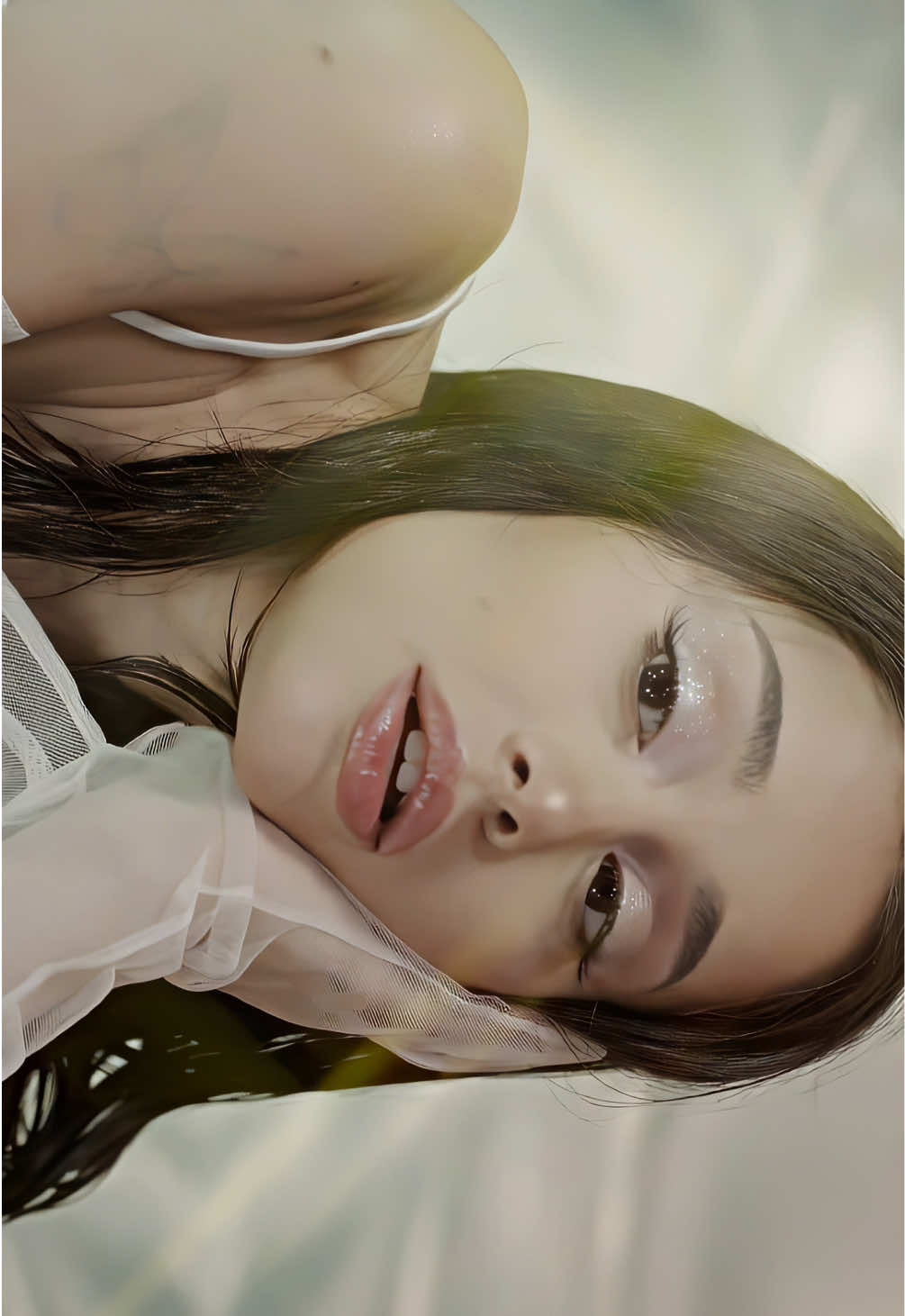 what’s your favourite product from @r.e.m. beauty? #foryou #arianagrande #rembeauty #arianators #arianagrandeedit  Ariana Grande Edit in 4K
