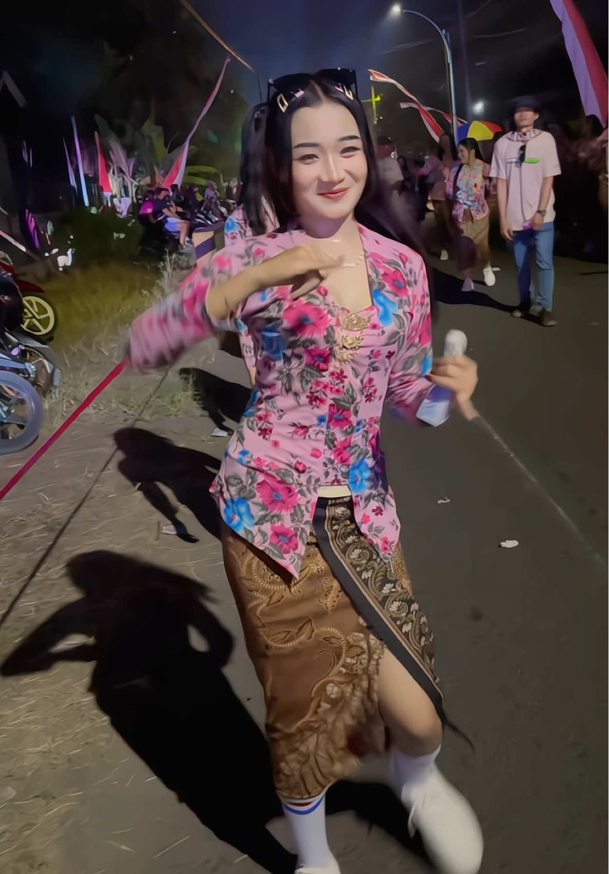 Kebaya terbaru motif bunga cantik #dance #karnaval #karnavalsoundsystem #fyp 