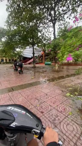 Dl2 tan hoang quá 🌧️ #xh #xuhuong2025🥰 #thptdl2#mưa #uocduoclenxuhuong #xhtiktok 