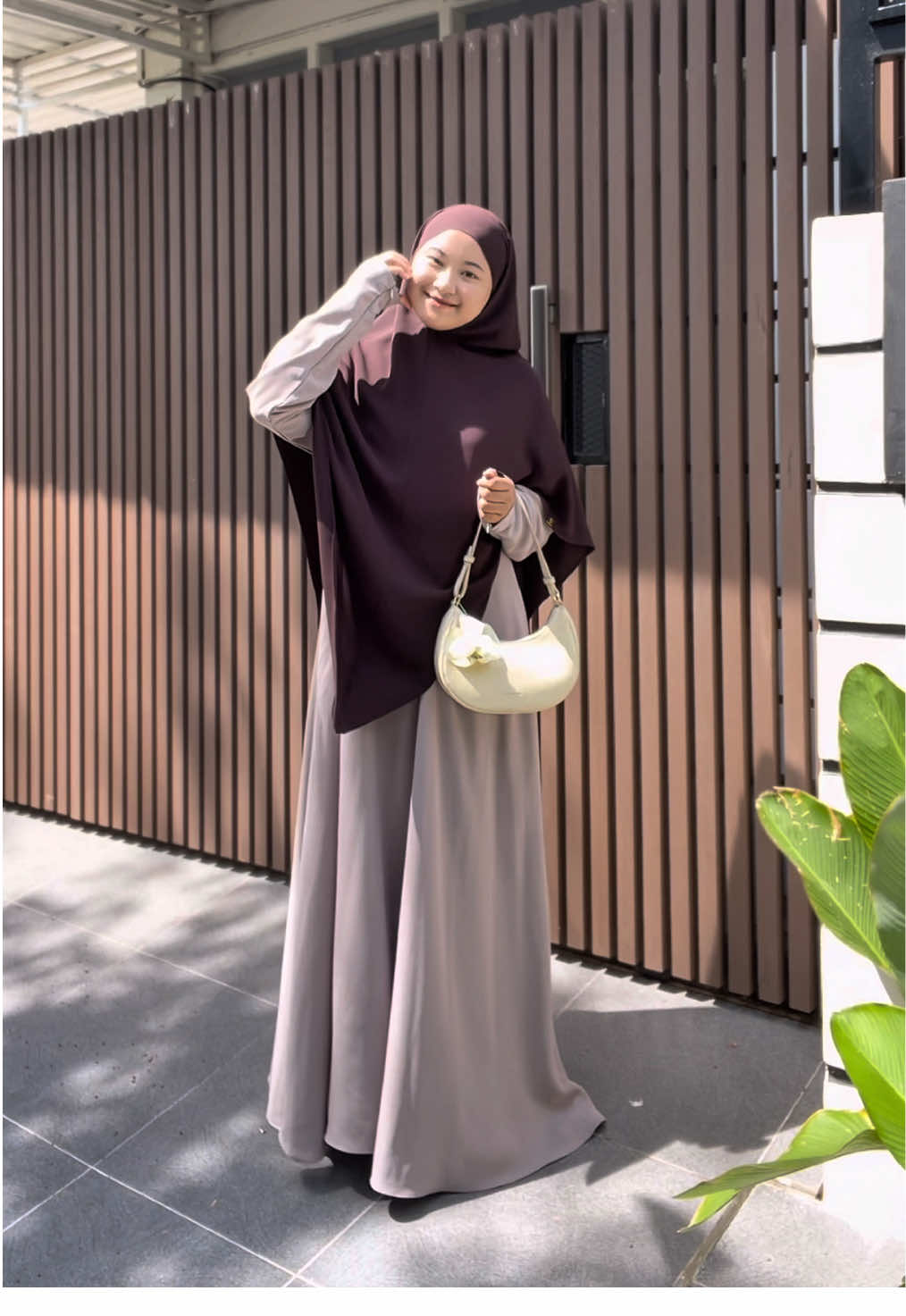abaya basic vintage khaki - khiban bitterchoco outfit fav karna kesanga elegant dan manisttt 🤎✨ #outfitideas #inspirationalstories #abayastyle 